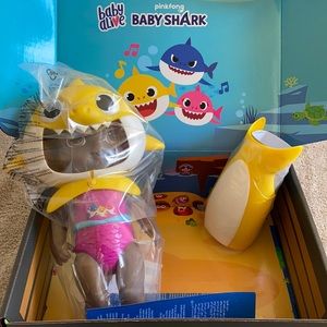 Baby alive baby shark water toy